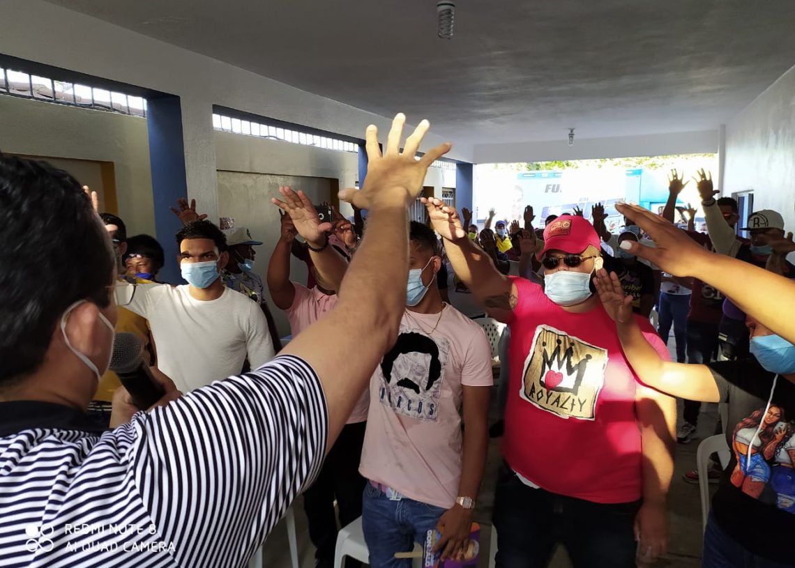 Comando de campaña Villa Vásquez juramenta cientos de jóvenes del movimiento «Juventud en Progreso con Gonzalo y Heinz»