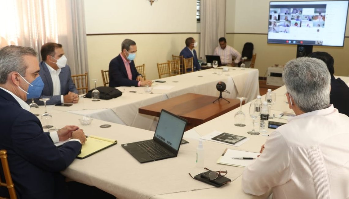 Abinader y especialistas analizan durante 5 horas crisis COVID-19