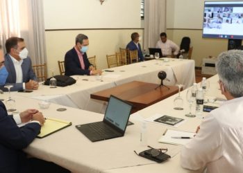 Abinader y especialistas analizan durante 5 horas crisis COVID-19