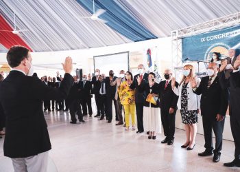 Ministro Bisonó reafirma compromiso con sectores productivos para reactivar la economía