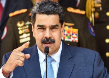 Maduro levanta el toque de queda en la frontera con Colombia y Brasil pero mantiene controles fronterizos