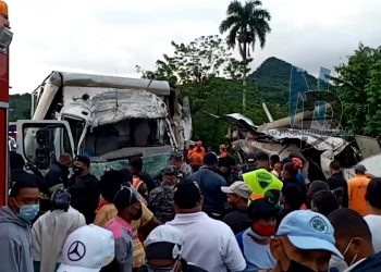 VIDEO – Al menos cuatro muertos en accidente de tránsito en Puerto Plata