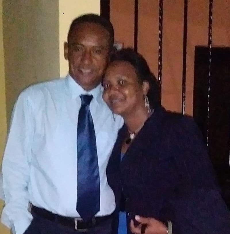 Encuentran sin vida en una cabaña a pareja de esposos