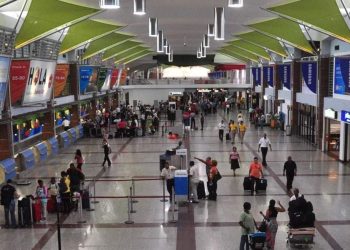 España pedirá la PCR a viajeros de República Dominicana y otros 13 países