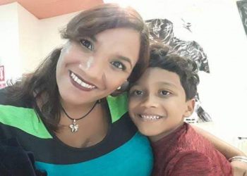 VÍDEO – Conmoción en Puerto Plata: doctora es atropellada tras recibir cadáver de su hijo mientras prestaba servicio en hospital