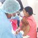 Atención Montecristi, hoy 1 de Marzo a partir de las 8 a.m. vacunaran  a las personas mayores de 70 años, «AQUÍ  LOS LUGARES»
