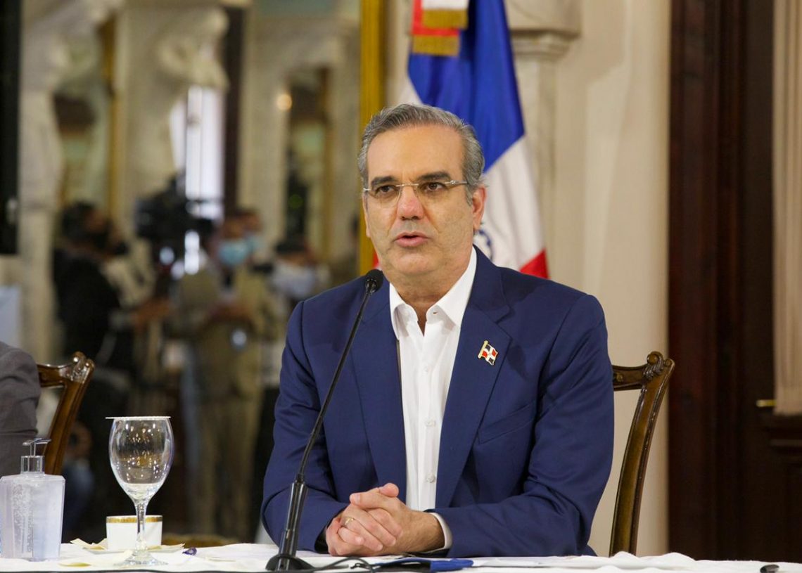 Luis Abinader dispone cierre frontera y convoca mandos militares tras asesinato presidente de Haití