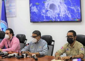 El COE mantiene los niveles de alerta Roja, Amarilla y Verde para 32 provincias por posibles crecidas de ríos, arroyos y cañadas