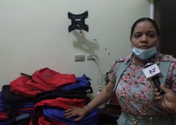 Fundación Doña Niña dona cientos de útiles escolares en la frontera por Dajabón