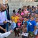 Cónsul y dirigente del PRM José Valenzuela reparte miles de útiles escolares en provincia Valverde ante apertura de clases