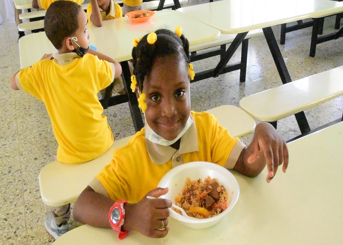 Regional 13 inicia jornada escolar extendida con buena alimentación para los alumnos