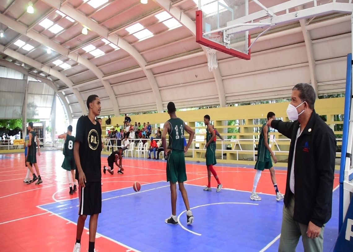 Regional 13 culmina torneo baloncesto Femenino y Masculino, ahora competiran con otras regionales educativas