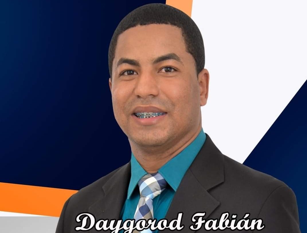 Comunicador y Asesor político Daygorod Fabián Inicia Proyecto TV “Del Lado Correcto” en Plataformas de Salvador Holguín