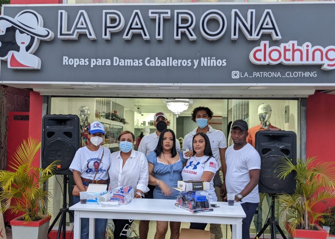 Fundación Doña Niña entrega alimentos a familias de bajos recursos y juguetes a cientos de niñas y niños de Dajabón
