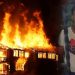 En Manzanillo mujer celosa quema cama de esposo y provoca fuego a 7 casas