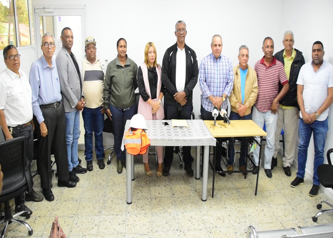 Dr. Miguel Ángel Sabala da detalles del inicio construcción industria de salinero en Montecristi