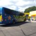 Chofer de Caribe Tours en Montecristi de forma temeraria y amenazante estaciona para desmontar pasajeros