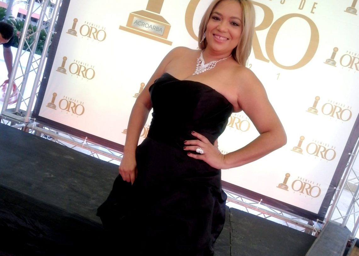 Ratifican a Kilssy Méndez como productora general de los Premios de Oro