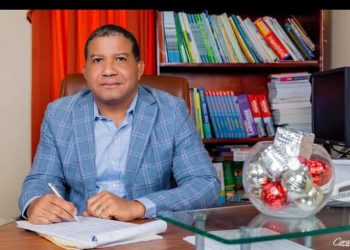 Director Regional de Educación Montecristi Franklin Núñez aclara situación de docentes suspendidos