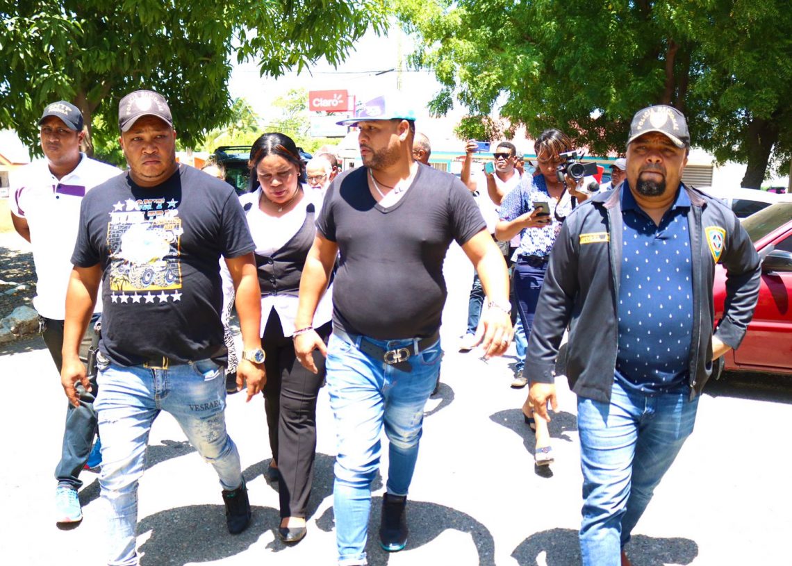 VIDEO- Se entrega a las autoridades joven acusado de dar muerte a otro en el Km 17 Montecristi