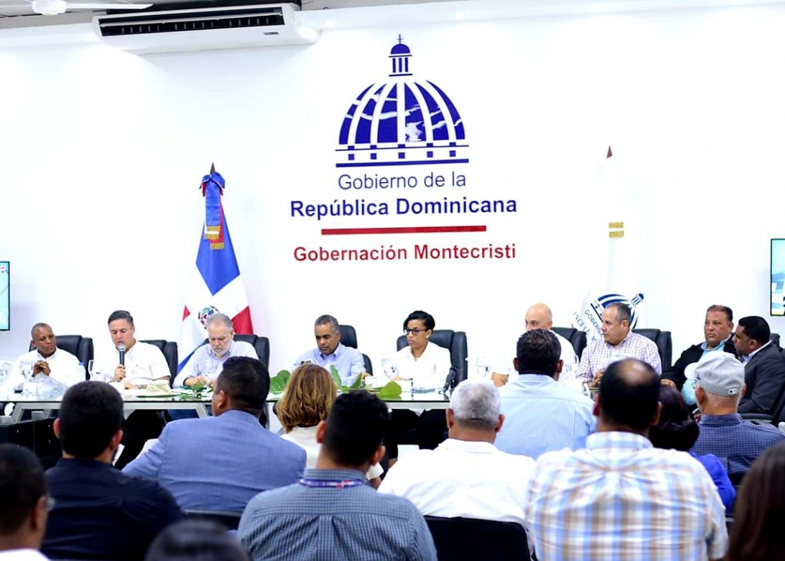 Gobierno asegura se mantendrá las operaciones de exportación de banano durante rehabilitación del puerto de Manzanillo