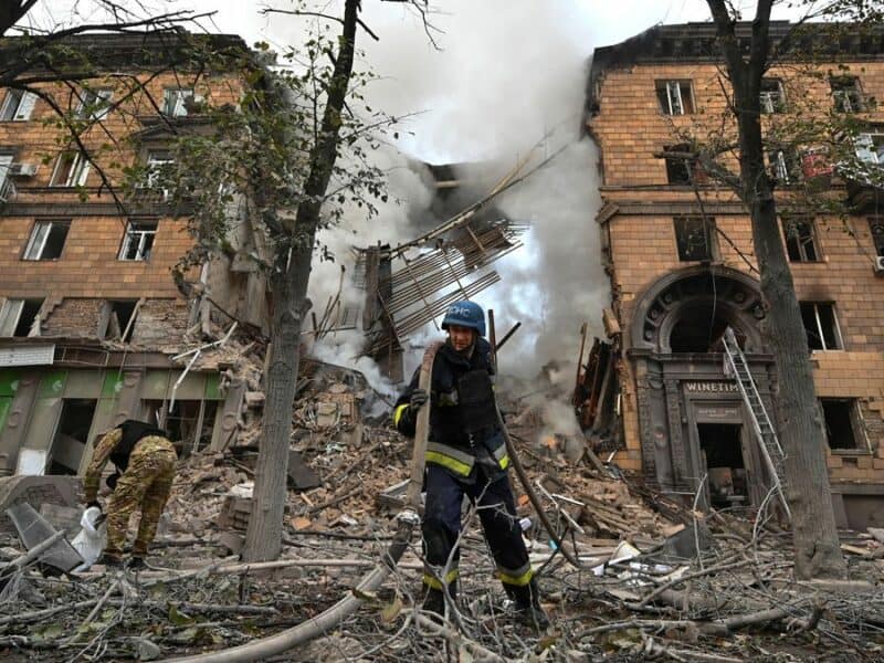 Conflicto entre Rusia y Ucrania podría generar la Tercera Guerra Mundial, asegura politólogo