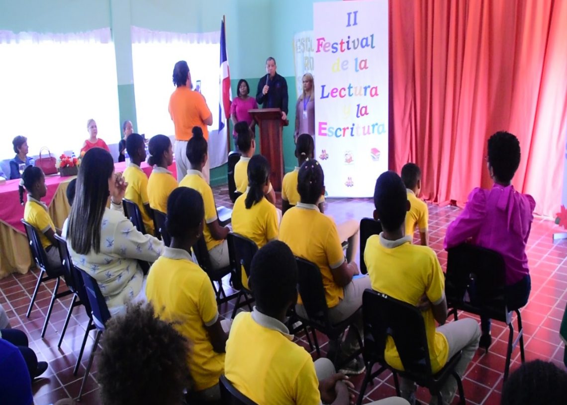 Director Regional de Educacion Frankllin Nuñez realiza segundo Festival de Lectura y Escritura