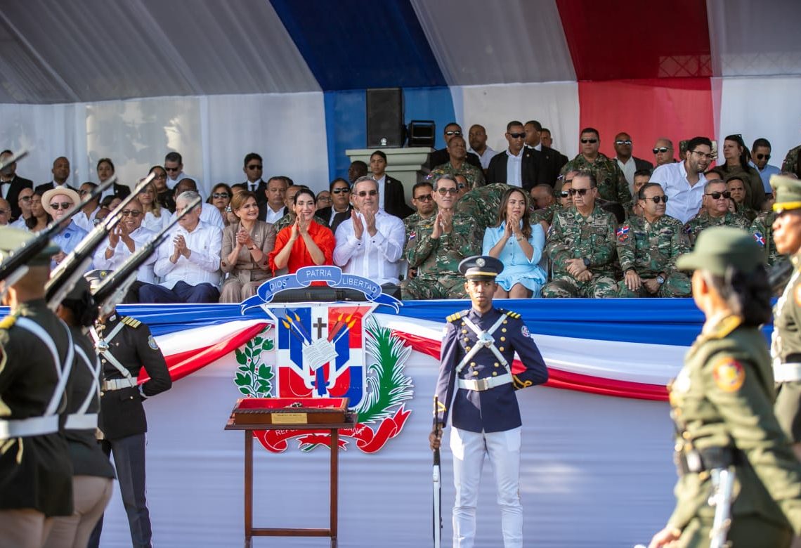 Presidente Abinader encabeza desfile militar por el 179 de la Independencia Nacional