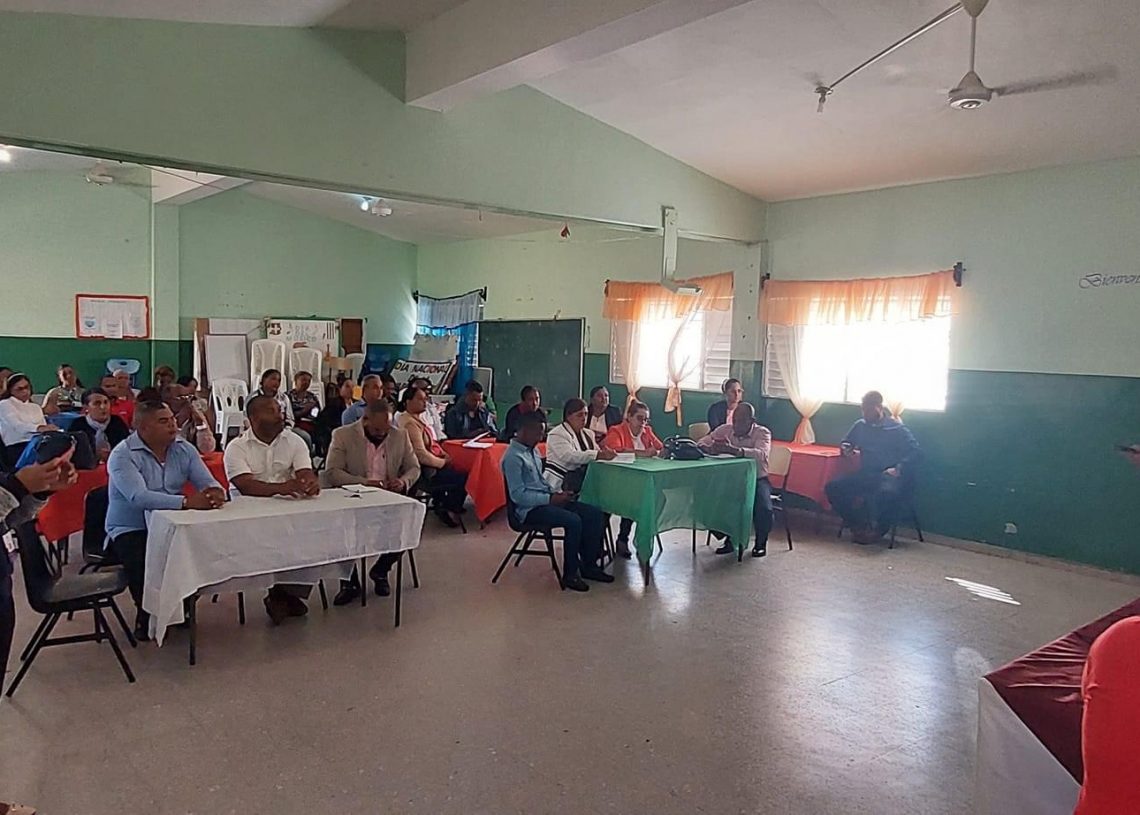Director regional 13 de educación, realiza encuentro de socialización con directores de Dajabón