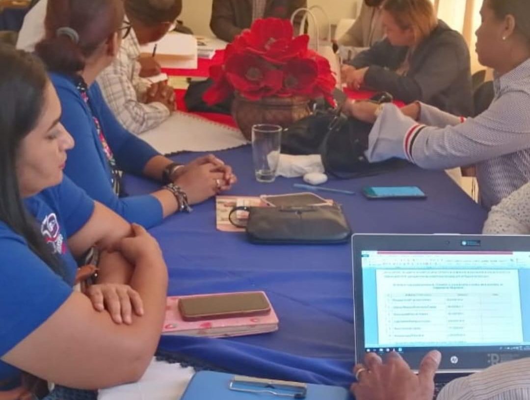 Avanza el Proceso de selección de los Sectores para la reestructuración de la Junta Descentralizada de Educación de la Regional 13 Montecristi