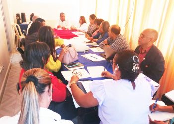 La Regional 13 y PUCMM Sostienen Reunión de Articulación Sobre el Programa de Inducción