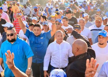 En Montecristi tras juramentación del alcalde Jesús Jerez, 7 aspirantes a regidores y todo su equipo también emigraron al PRM