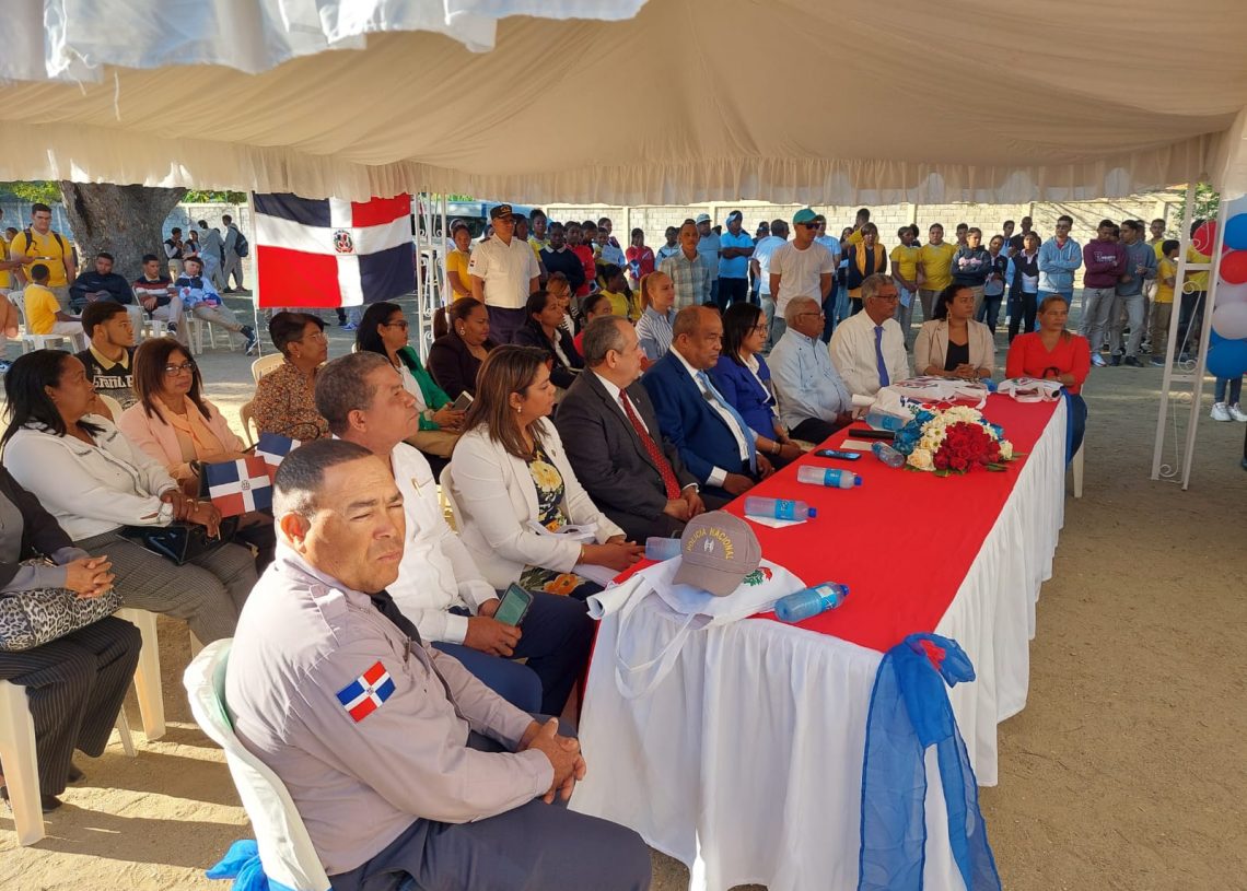 “El senado en las calles” llegó a Montecristi, realizaron actos patrios junto a la Regional 13 de educación