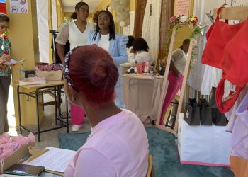 En Montecristi, director regional 13 participó en 2da feria de emprendimiento Politécnico Olga Modesta Martínez