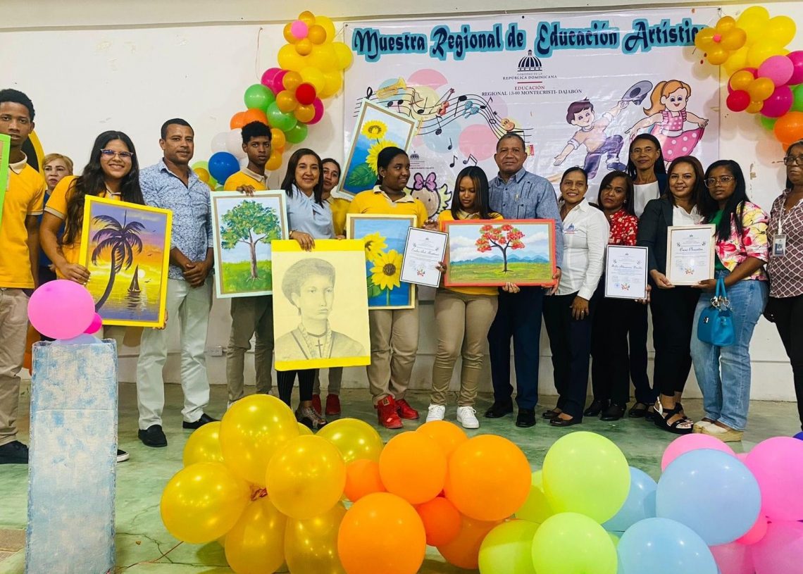 REGIONAL 13 CELEBRA GALA REGIONAL DE EDUCACIÓN ARTÍSTICA