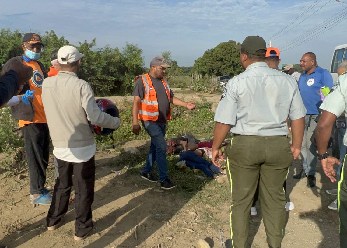 3 muerto y 14 heridos tras accidente de tránsito en Castañuelas, provincia Montecristi