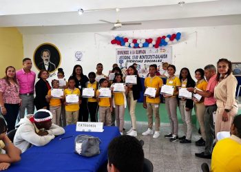 Estudiantes de Regional 13 Participan de Manera Relevante en la Olimpiada Regional de Ciencias Sociales