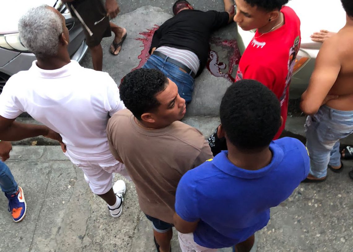 Cámara de vigilancia captó la muerte de un ciudadano de Puerto Plata, atracado por delincuente