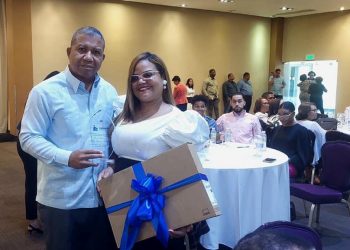 El Director Regional13-00 Participa en Reconocimiento a Docentes de Buenas Prácticas 2023