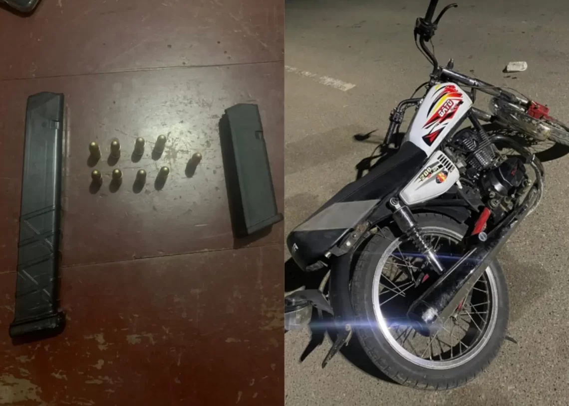 Encapuchados abandonan motocicleta y dos cargadores para pistola Glock durante persecución policial en Villa Vásquez