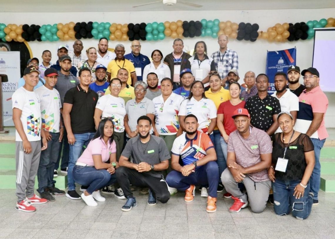 Regional de Educación 13 Montecristi-Dajabón y INEFI, capacitan Maestro de Educación Física