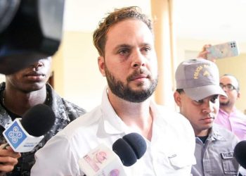 Cubano que golpeó agente de la DIGESETT entró al país con una visa de negocios