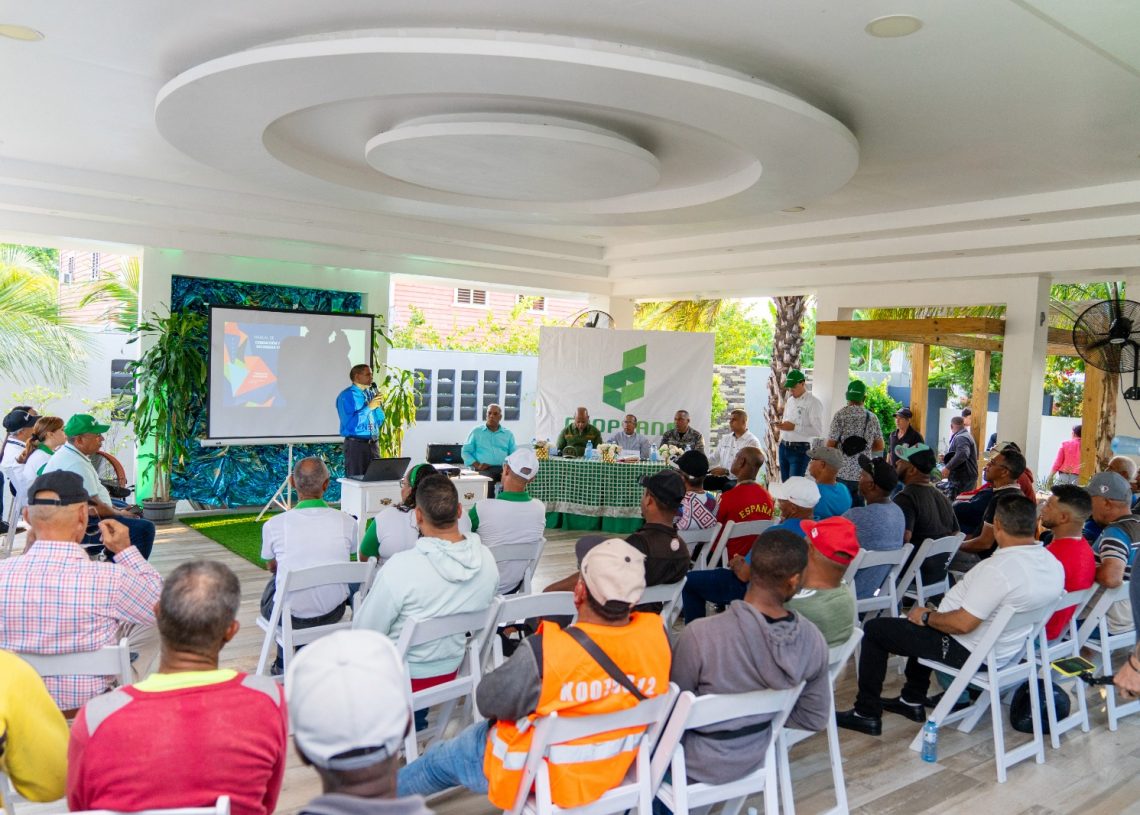 COOPSANO REALIZA CHARLA SOBRE LA EDUCACIÓN VIAL Y ENTREGA CHALECOS DISTINTIVOS A MOTOCONCHOS DE LAGUNA SALADA