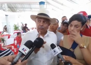 VIDEO – Gobernadora asiste a 9na Feria del Chivo y comunitarios plantean problemática de desalojos