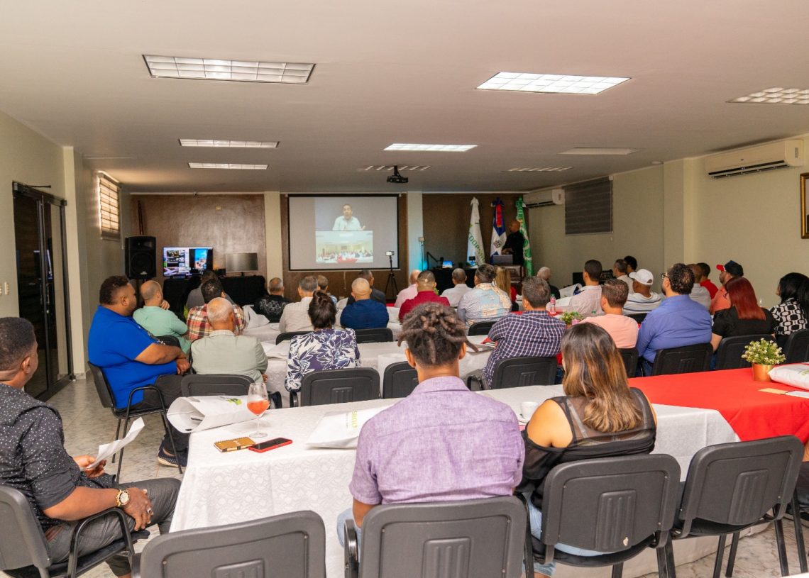 COOPSANO CONTINÚA PROMOVIENDO Y AUSPICIANDO CONFERENCIA SOBRE TECNOLOGIA Y COMUNICACIÓN A COMUNICADORES