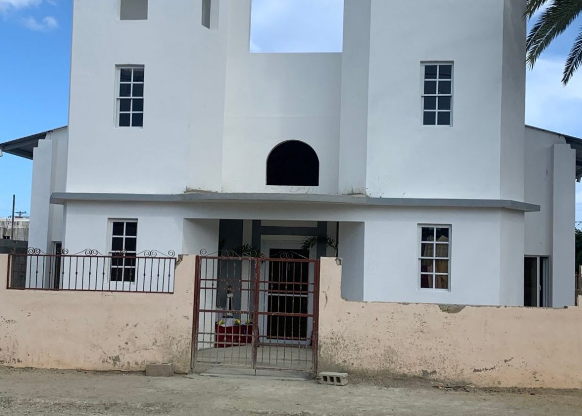En Montecristi profanan iglesia católica San Martín de Porres y cargan con el sagrario
