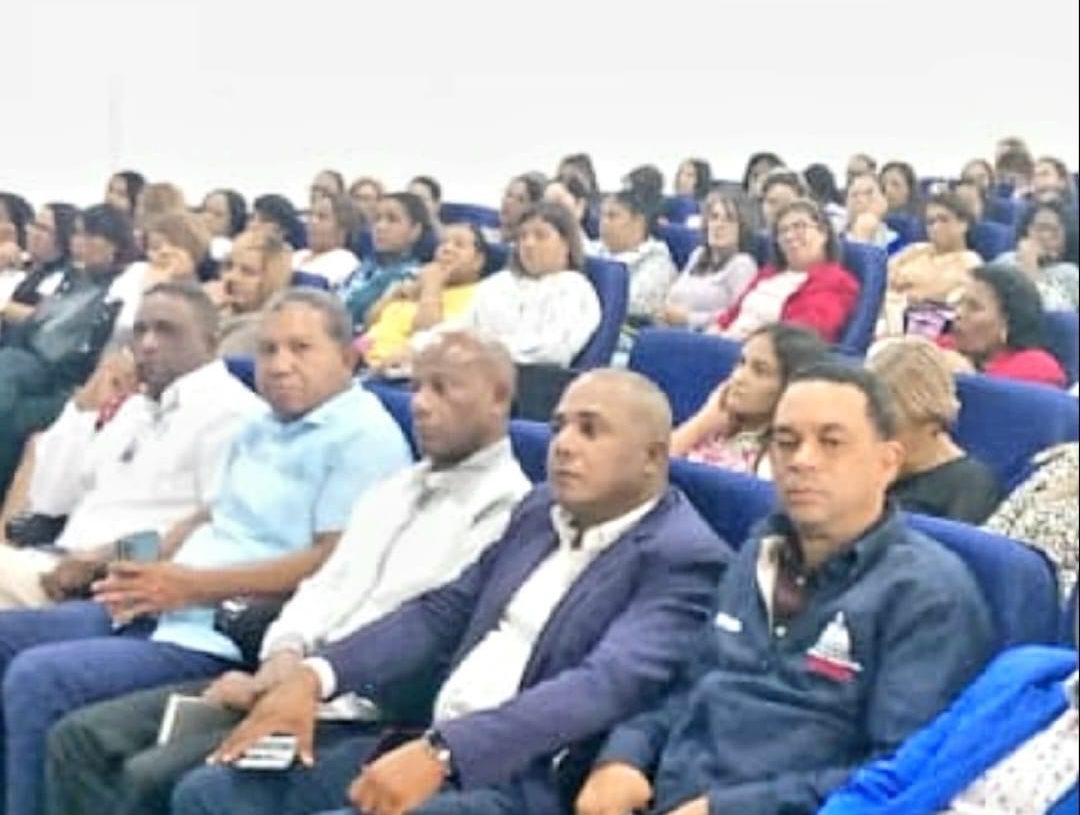 Regional 13-00 : Trabajamos para que nuestros alumnos logren su desarrollo pleno