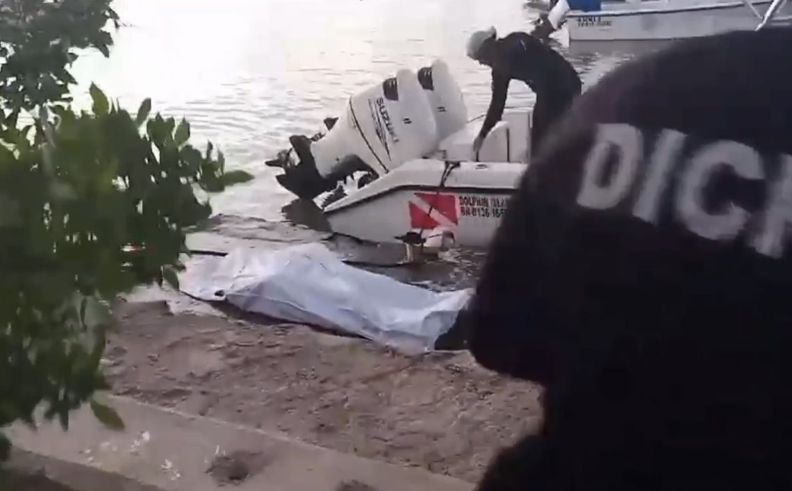 Muere italiano mientras nadaba en playa de Montecristi