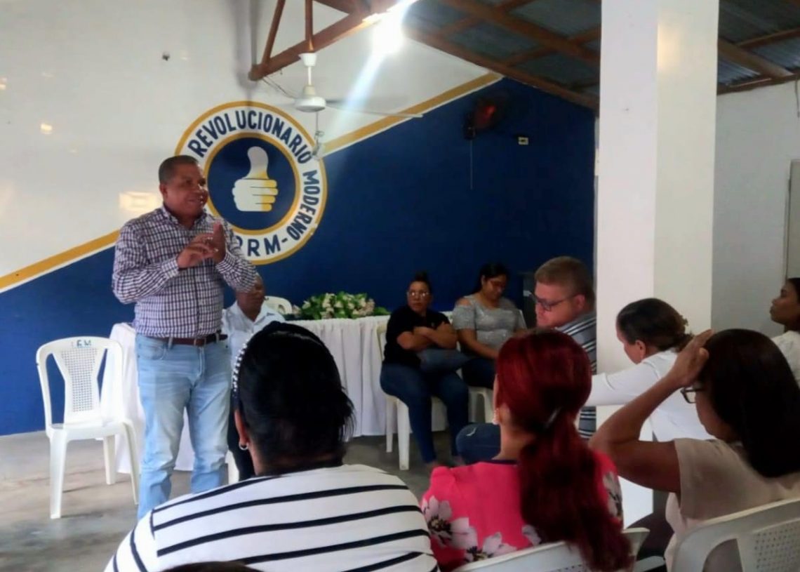 Corriente magisterial JFPG socializa con dirigentes en Montecristi
