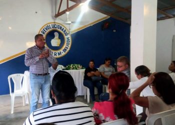 Corriente magisterial JFPG socializa con dirigentes en Montecristi